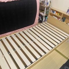 コンセント付シングルベッドフレーム すのこベッドの画像