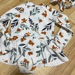 SHEIN✨人気完売✨長袖ベビー水着✨ヘアバンド付き✨の画像