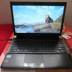 東芝　Dynabook  Adobe 2021 入っています。
