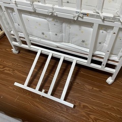【お譲り先決定】カトージ  折り畳みベビーベッド ミニサイズの画像