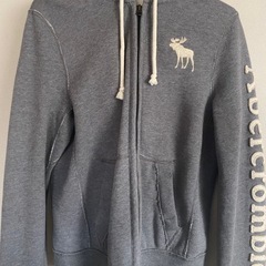 Abercrombie &Fitch 定番パーカー