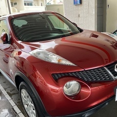 低走行距離の日産ジューク（愛の色）