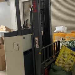 
フォークリフトFBRM13-75-300　200Ｖ　パッテリ半年前交換済み　現地引取限定　配送依頼不可　定期パッテリ液補充の画像