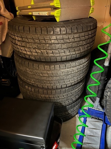 265/70R15 スタッドレスタイヤ