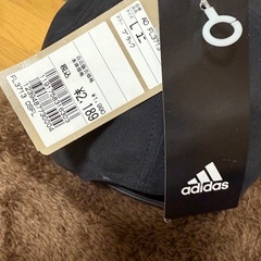 adidas 帽子の画像