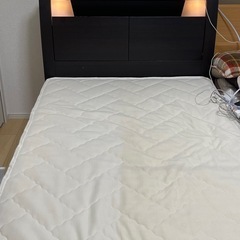 ベッドフレーム　シングルベッド　マットセットで