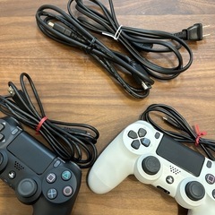 【美品】PS4ブラック500GB◎コントローラー2個付きの画像