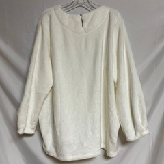 【新品⚜️】しまむら バックパールボタン付きフリースプルオーバー 長袖 白 ホワイト 4L 3XLの画像