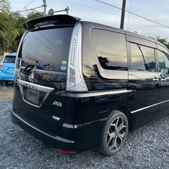 H２５年セレナ　ハイブリッド車　全体的綺麗　車検２年付き税金込み398000円の画像