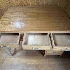 机の画像