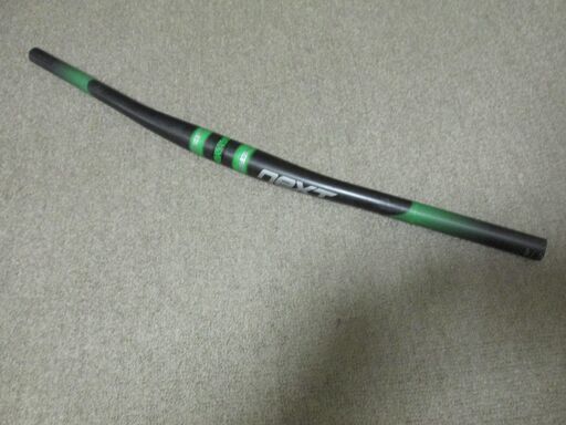 【軽量174g】レースフェイス カーボンハンドルバー ６８０ｍｍ 軽量174g】レースフェイス カーボンハンドルバー 680mm