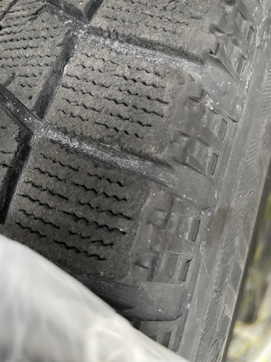 スタッドレスタイヤ　205/65r15