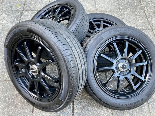 ◆2023年製！ 16インチ 4本セット 夏タイヤ 195/55R16 ヨコハマ 社外アルミホイール 黒 フィット アクア ヴィッツ ヤリス カローラ スイフト ノート MAZDA2 デミオ 等 コンパクトカーに