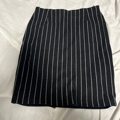 N.　ストライプタイトスカート