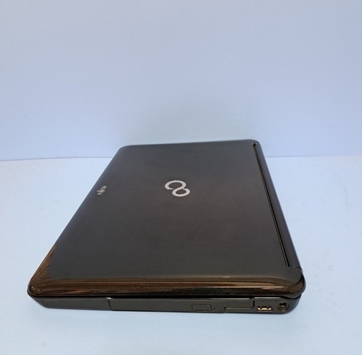 相談中【全国配送可能】超美品　最上級　オフィス2024富士通core i7 4コア8＋メモリ16GB +新品512GB AIツール導入