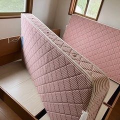ベッド＋ベッドマット各２セット
の画像