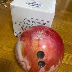 ボウリングボールの画像