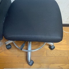 車輪付きイス　2脚の画像