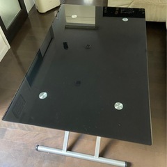 ニトリ 昇降式ガラステーブル　引き取りに来て下さる方0円の画像