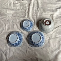 蓋付き陶器の画像