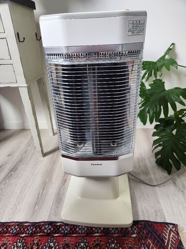 ダイキン工業　遠赤外線暖房機
