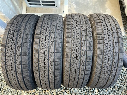 11月4日までの引き取り限定価格。185/65R15ブリヂストン BLIZZAK VRX2 スタッドレス  2021年製 　ノート bB フリード ティーダ シエンタ プリウス