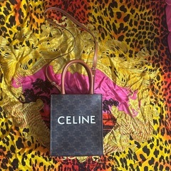 セリーヌ
CELINEキャンバスバックの画像