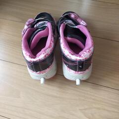 【更に20%値下げ！】ローラーシューズとどんな靴にも装着出来るローラー2セットの画像