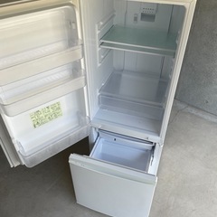 白い冷蔵庫譲ります(明日受け取りが可能な方)の画像