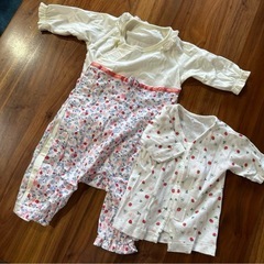 肌着、ロンパース（コンビミニ、苺柄) 50~60cm