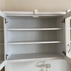 食器棚の画像
