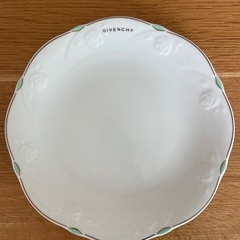 GIVENCHY ジバンシー　大皿1枚