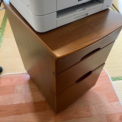 キャスター付きデスク下収納