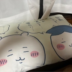 ちいかわ　クッション 約40cm x 60cmの画像