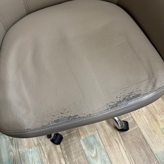 あげます！お渡し日5日14時以降可能！ネイルサロン用のチェアです！5日取りに来てくれる方嬉しいです！！の画像
