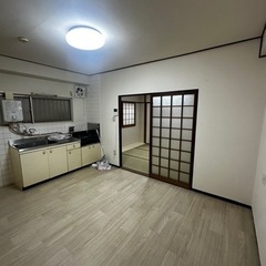 引っ越しに伴い家具が欲しいです!