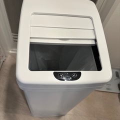 シャッター式ゴミ箱45ℓの画像
