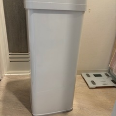 シャッター式ゴミ箱45ℓの画像