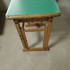 作業用机の画像