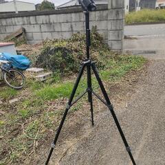 ビデオカメラ用三脚