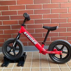 ストライダー　赤