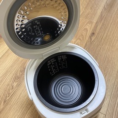 【炊飯器３合炊き🌾しゃもじ・計量カップ付き】の画像