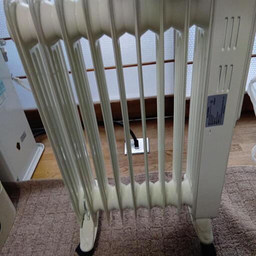 オイルヒーター匂いなく空気も綺麗で部屋も温めます。