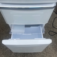 三菱  冷蔵庫 335L 右開き MR-C34D-W  2019年の画像