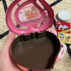 空の缶の画像