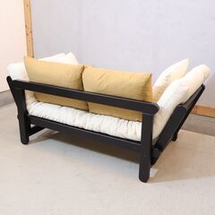北欧デンマークのメーカーkarup(カーラップ)のパイン無垢材を使用したFuton2(フートン) カウチソファベッドです。 アームは可動式で2人掛けソファや来客時のベッドとしても活躍します♪の画像