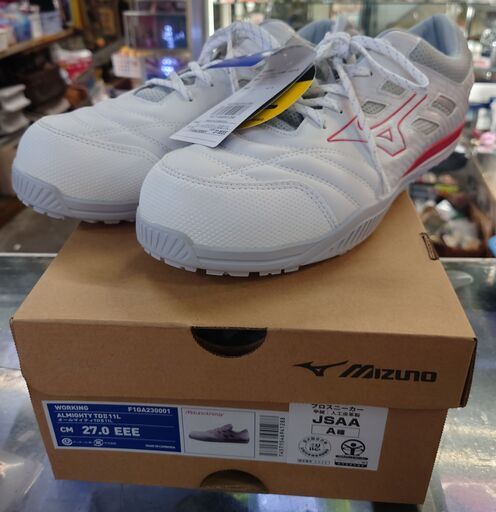 ●リサイクルショップだいえい ミズノ 安全靴 27㎝ 新品 MIZUNO 税込 7,700円（白）