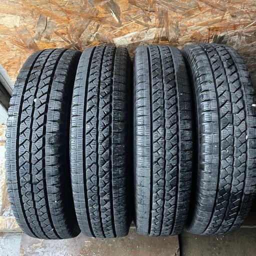 極上タイヤ　BRIDGESTONE ブリヂストン　ブリジストン　VL1 145R12 LT スタッドレス　タイヤ　2021年製　12インチ