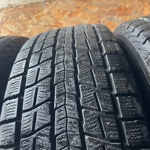 バリ山　DUNLOP ダンロップ　SJ8 215/70R16 スタッドレス　タイヤ　2018年製　16インチ