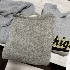 【決まりました】スェット2着　XL 他　パーカー　1着　おまけ2着の画像